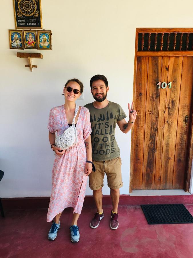 Kumari Guest House 波隆纳鲁沃 外观 照片