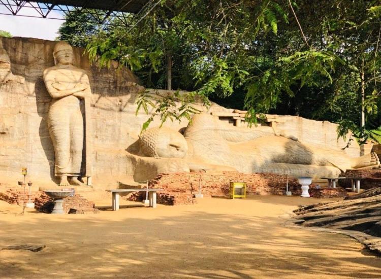 Kumari Guest House 波隆纳鲁沃 外观 照片