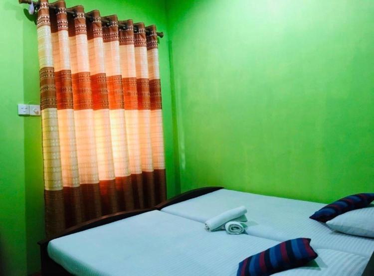 Kumari Guest House 波隆纳鲁沃 外观 照片
