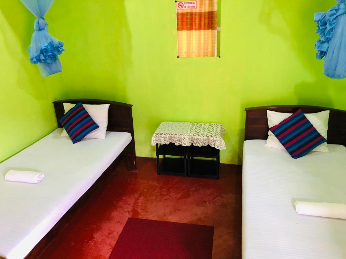 Kumari Guest House 波隆纳鲁沃 外观 照片