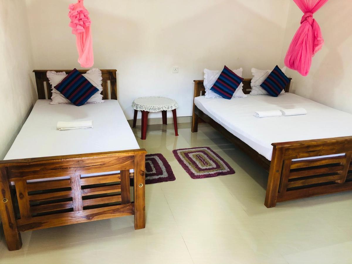 Kumari Guest House 波隆纳鲁沃 外观 照片